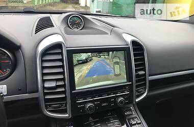 Внедорожник / Кроссовер Porsche Cayenne 2015 в 