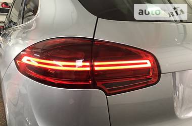 Внедорожник / Кроссовер Porsche Cayenne 2015 в 