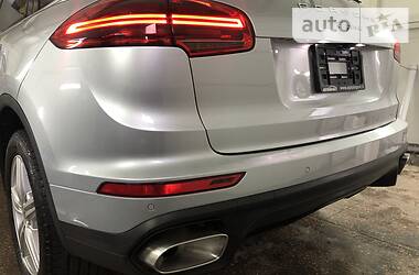 Внедорожник / Кроссовер Porsche Cayenne 2015 в 