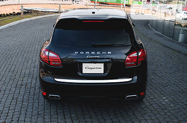 Позашляховик / Кросовер Porsche Cayenne 2013 в 