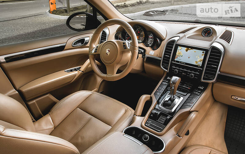 Позашляховик / Кросовер Porsche Cayenne 2013 в Харкові