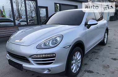 Позашляховик / Кросовер Porsche Cayenne 2013 в 