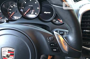 Позашляховик / Кросовер Porsche Cayenne 2013 в 