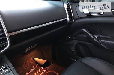 Позашляховик / Кросовер Porsche Cayenne 2013 в 