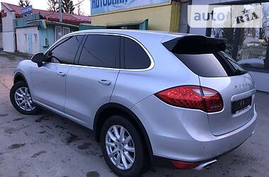Позашляховик / Кросовер Porsche Cayenne 2013 в 