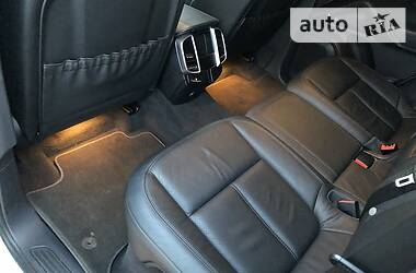 Позашляховик / Кросовер Porsche Cayenne 2013 в 