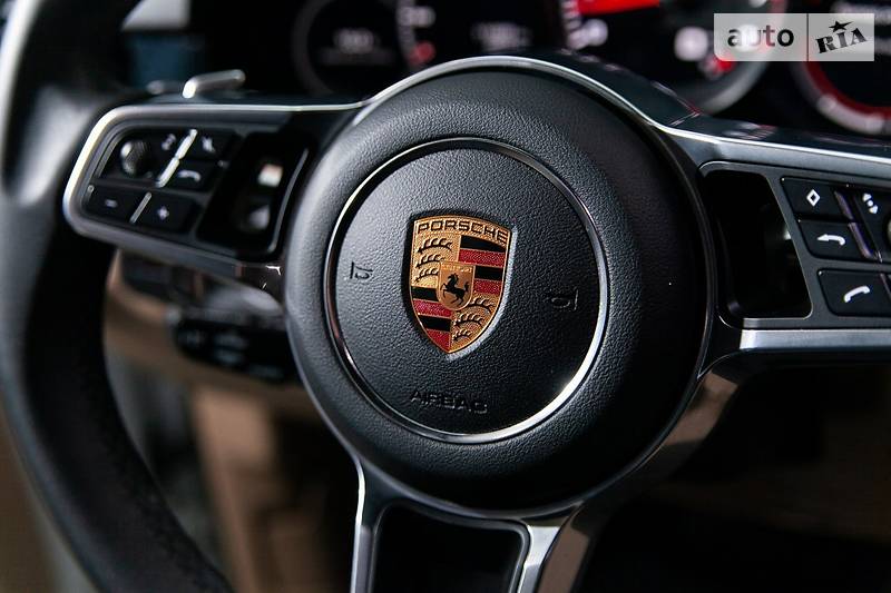 Позашляховик / Кросовер Porsche Cayenne 2018 в Одесі