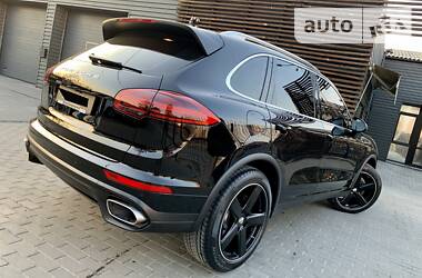 Внедорожник / Кроссовер Porsche Cayenne 2015 в 