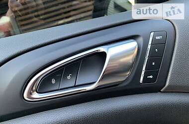 Внедорожник / Кроссовер Porsche Cayenne 2015 в 