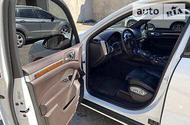 Позашляховик / Кросовер Porsche Cayenne 2013 в 