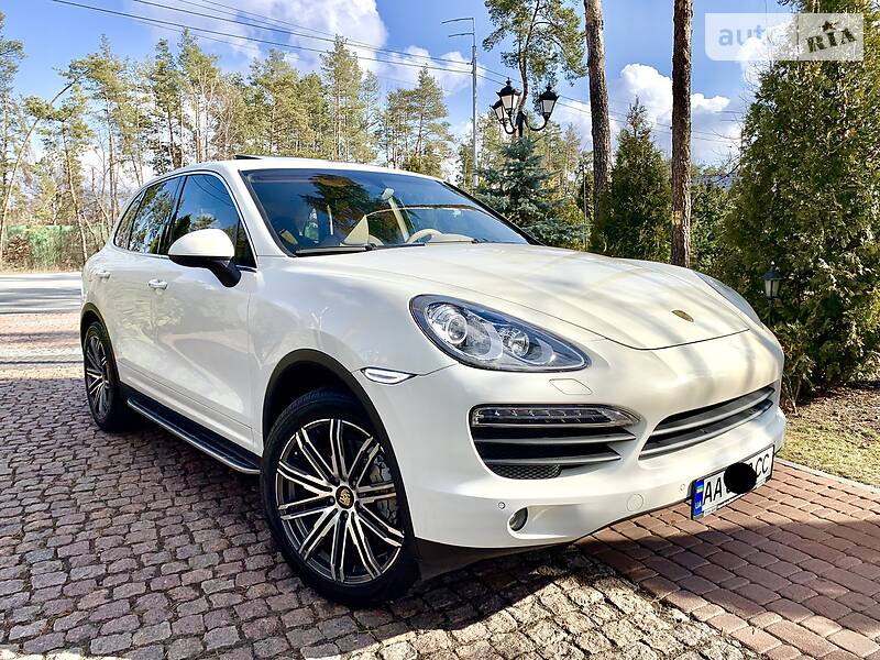 Позашляховик / Кросовер Porsche Cayenne 2012 в 