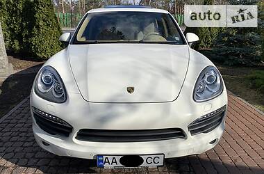 Позашляховик / Кросовер Porsche Cayenne 2012 в 