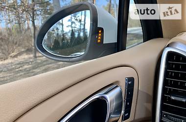 Позашляховик / Кросовер Porsche Cayenne 2012 в 