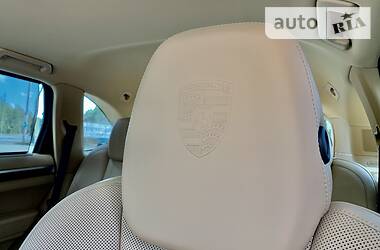 Позашляховик / Кросовер Porsche Cayenne 2012 в 