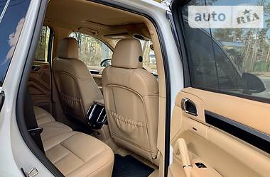 Позашляховик / Кросовер Porsche Cayenne 2012 в 