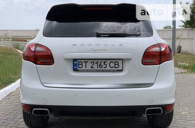 Позашляховик / Кросовер Porsche Cayenne 2012 в 