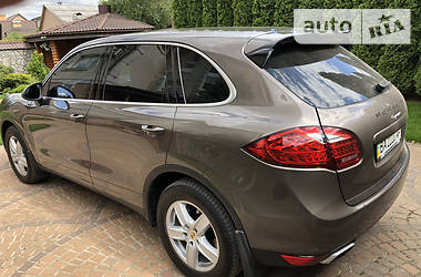Внедорожник / Кроссовер Porsche Cayenne 2012 в 