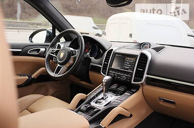 Позашляховик / Кросовер Porsche Cayenne 2016 в 