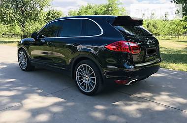 Внедорожник / Кроссовер Porsche Cayenne 2013 в 