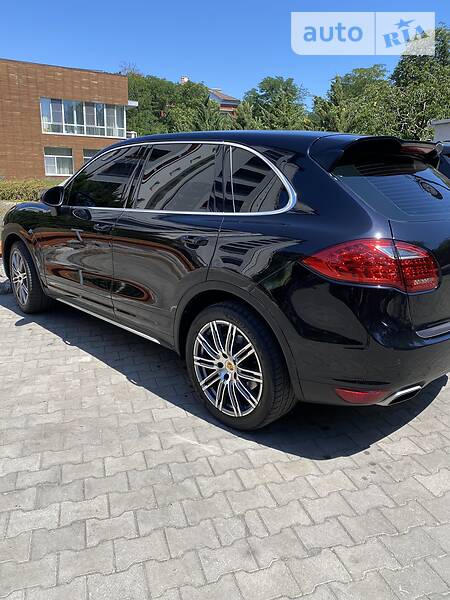 Позашляховик / Кросовер Porsche Cayenne 2013 в Одесі