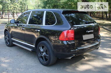 Внедорожник / Кроссовер Porsche Cayenne 2005 в 