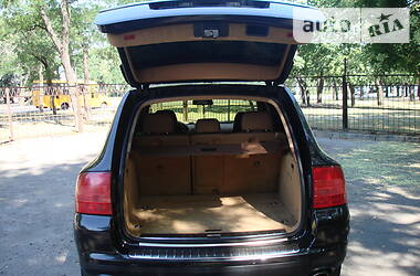 Внедорожник / Кроссовер Porsche Cayenne 2005 в 