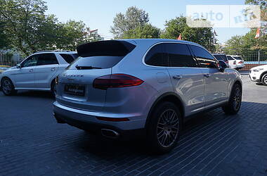Внедорожник / Кроссовер Porsche Cayenne 2015 в 