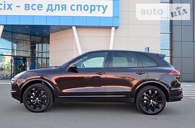 Позашляховик / Кросовер Porsche Cayenne 2016 в Києві