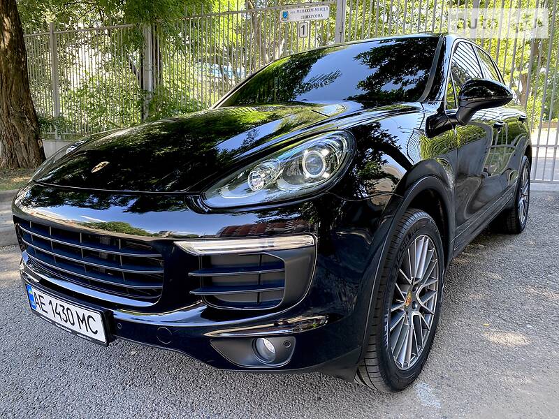 Позашляховик / Кросовер Porsche Cayenne 2015 в Дніпрі