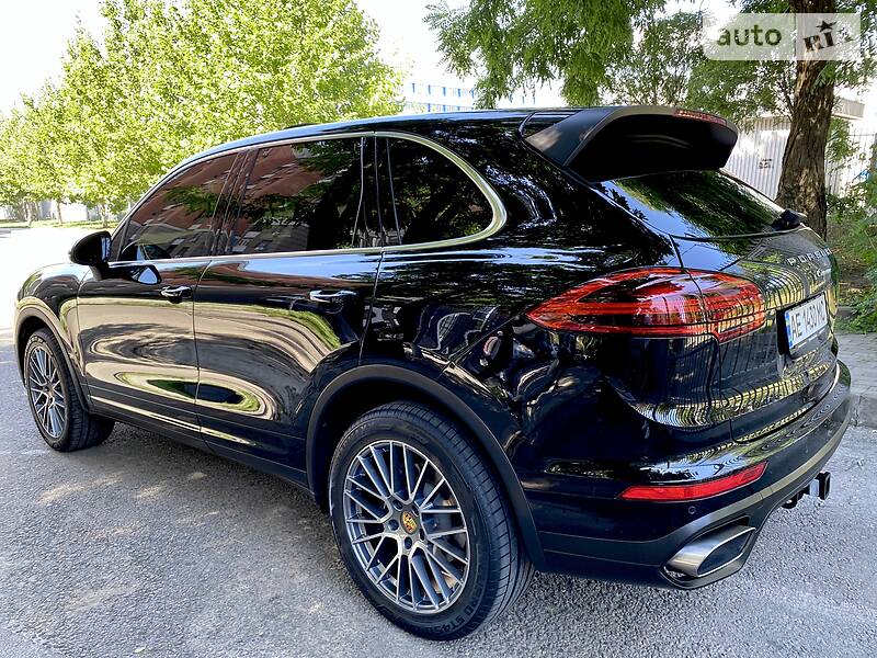 Позашляховик / Кросовер Porsche Cayenne 2015 в Дніпрі