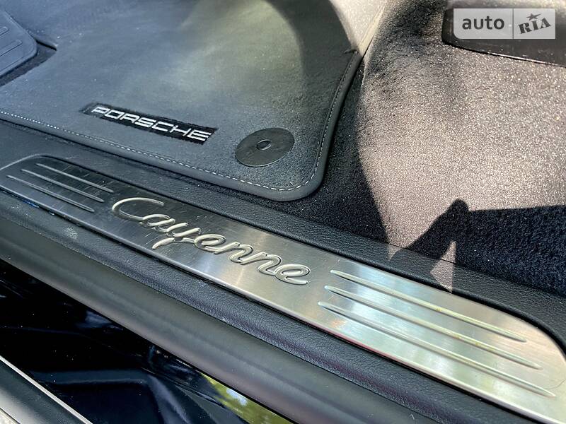 Позашляховик / Кросовер Porsche Cayenne 2015 в Дніпрі