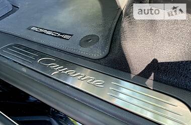 Внедорожник / Кроссовер Porsche Cayenne 2015 в 