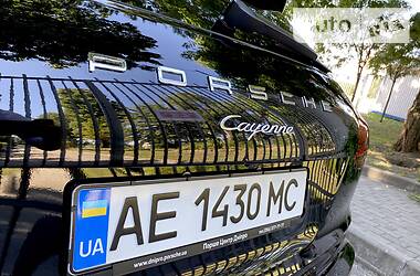 Внедорожник / Кроссовер Porsche Cayenne 2015 в 