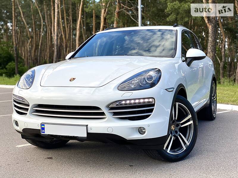 Позашляховик / Кросовер Porsche Cayenne 2014 в Києві
