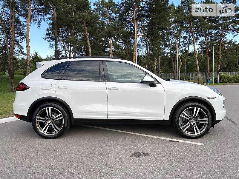 Позашляховик / Кросовер Porsche Cayenne 2014 в Києві