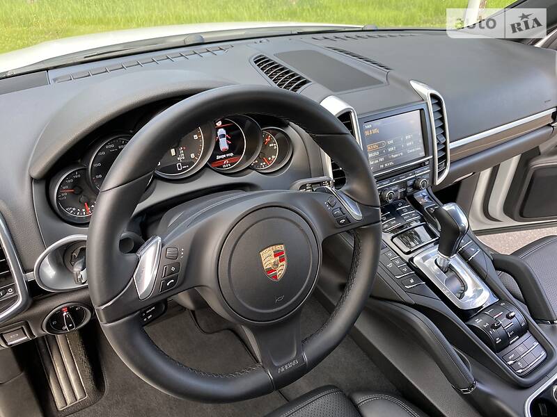 Позашляховик / Кросовер Porsche Cayenne 2014 в Києві