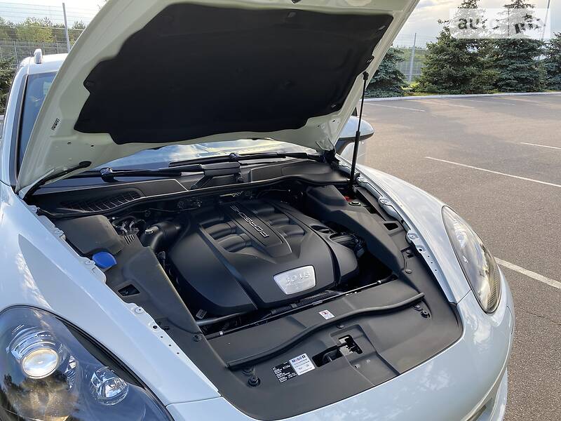 Позашляховик / Кросовер Porsche Cayenne 2014 в Києві