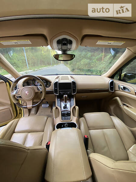 Позашляховик / Кросовер Porsche Cayenne 2010 в Києві