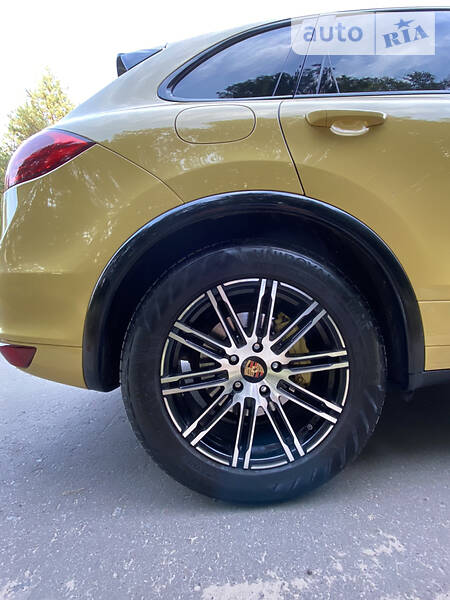 Позашляховик / Кросовер Porsche Cayenne 2010 в Києві