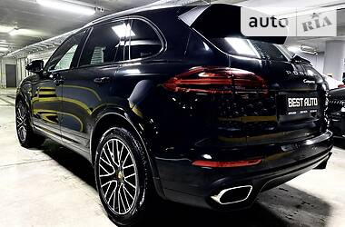 Внедорожник / Кроссовер Porsche Cayenne 2017 в Киеве