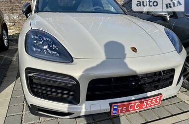 Внедорожник / Кроссовер Porsche Cayenne 2021 в Киеве