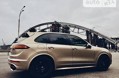 Внедорожник / Кроссовер Porsche Cayenne 2016 в 