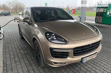 Внедорожник / Кроссовер Porsche Cayenne 2016 в Киеве