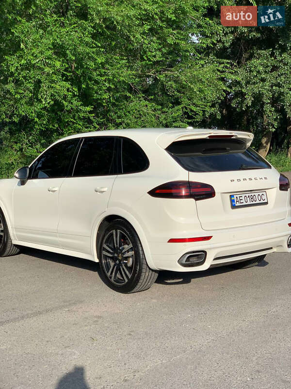 Внедорожник / Кроссовер Porsche Cayenne 2011 в Днепре