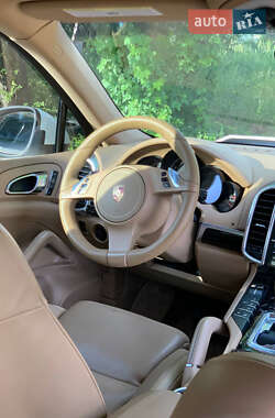 Позашляховик / Кросовер Porsche Cayenne 2011 в 