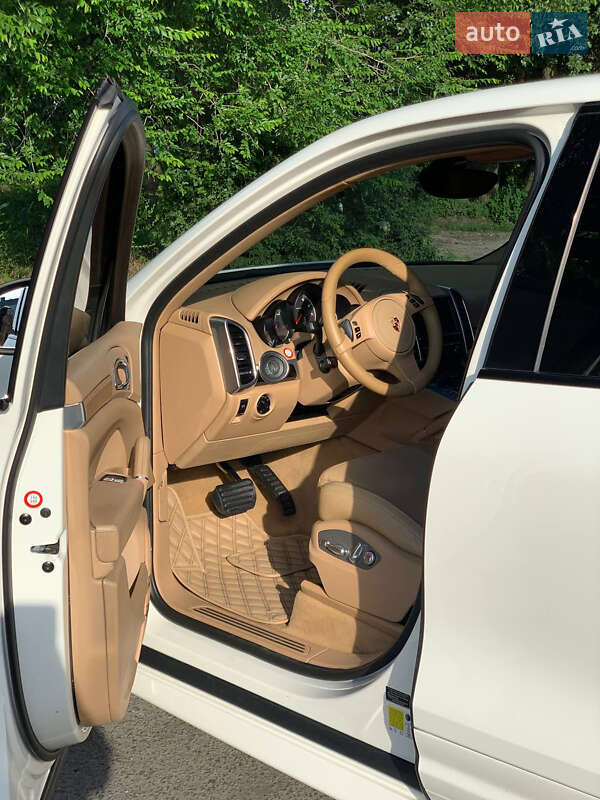 Внедорожник / Кроссовер Porsche Cayenne 2011 в Днепре