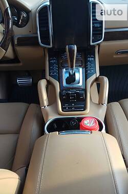 Позашляховик / Кросовер Porsche Cayenne 2013 в 