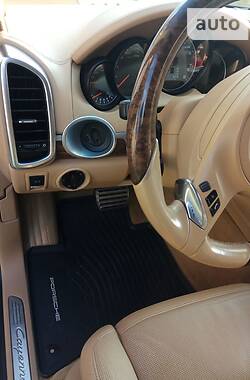 Позашляховик / Кросовер Porsche Cayenne 2013 в 