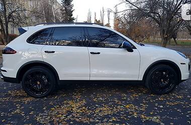 Внедорожник / Кроссовер Porsche Cayenne 2014 в 