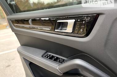 Внедорожник / Кроссовер Porsche Cayenne 2020 в 